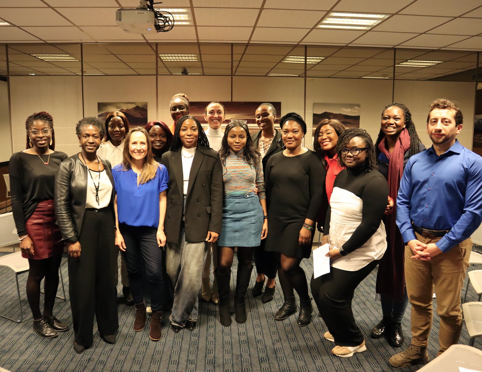 Migrant professionals receiving mentorship and career guidance from diaspora experts